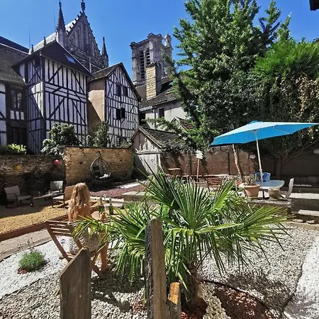Apartment La Marmotte De La Cathedrale - Calme - Jardin *